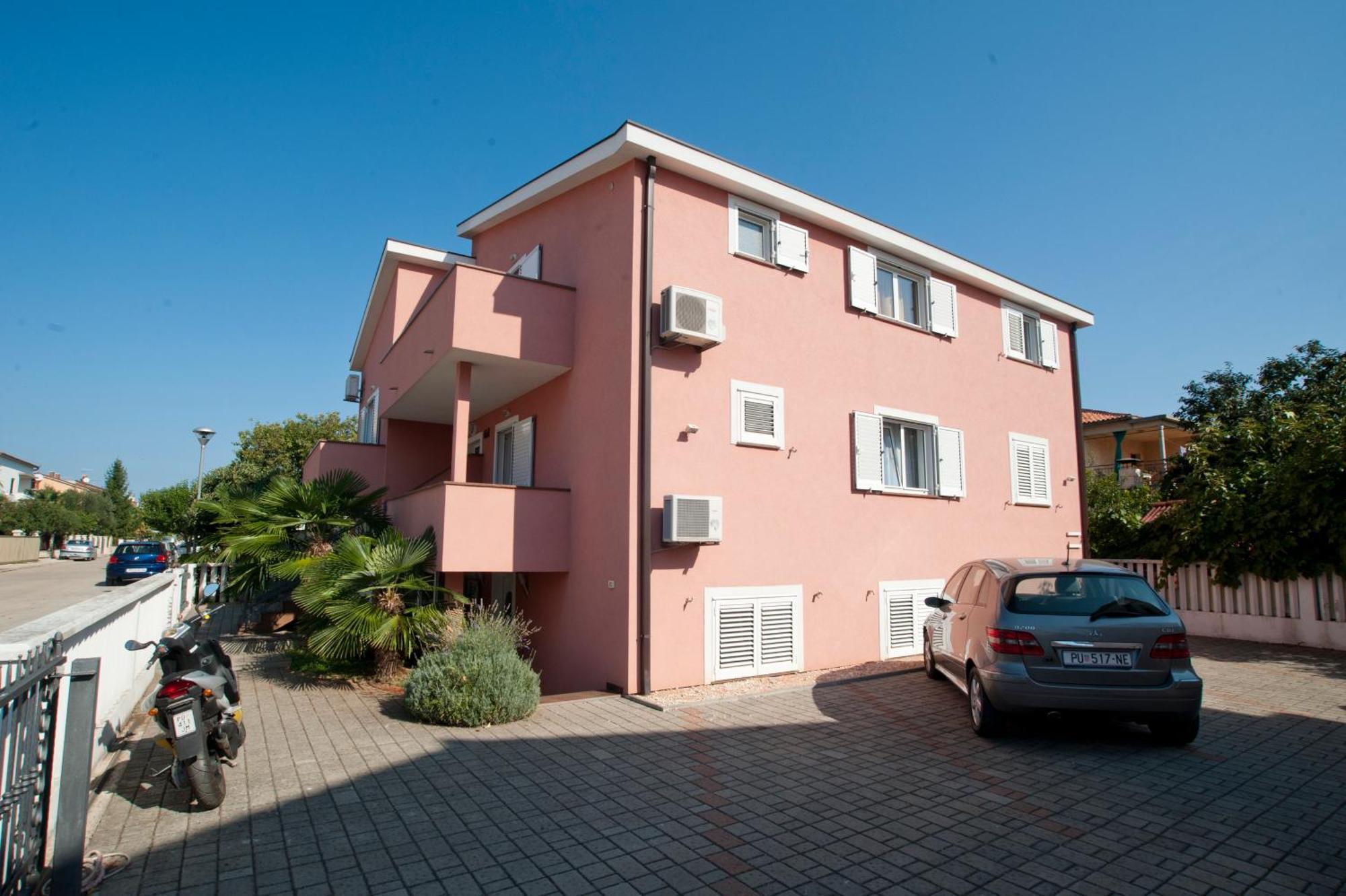 Apartments Maric With Parking Umag Extérieur photo